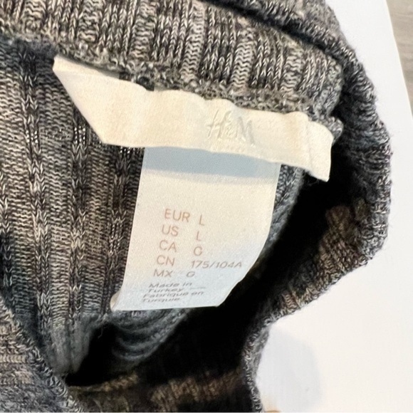 H&M tunic top grey mock neck woman’s size large bell sleeve sweater shirt - Picture 7 of 9